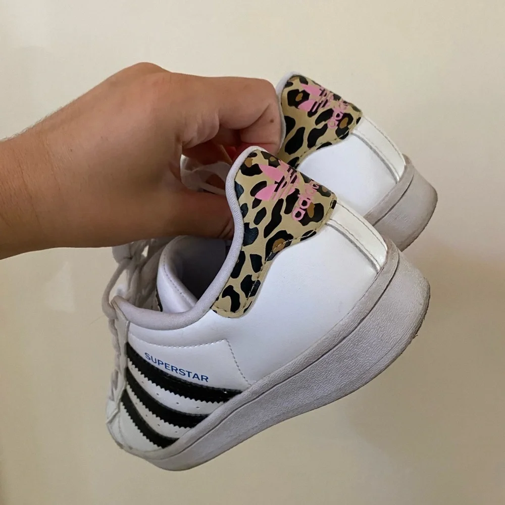 Adidas Superstar J Kids 3.5Y Sneakers with Leopard Cheetah Print Heel